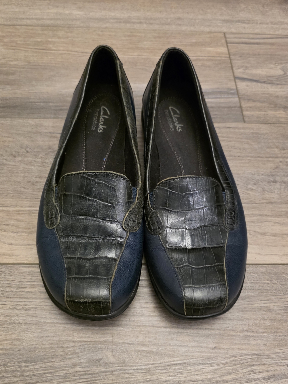 Clarks Women's Navy and Black Croc-Detail Loafers